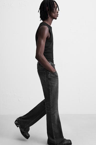 JEANS FLARE FIT - Carbón de Zara