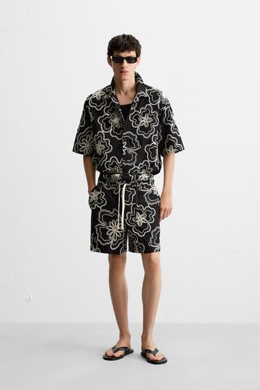 Zaras SHORTS MED BRODERADE RELIEFMÖNSTER - Svart