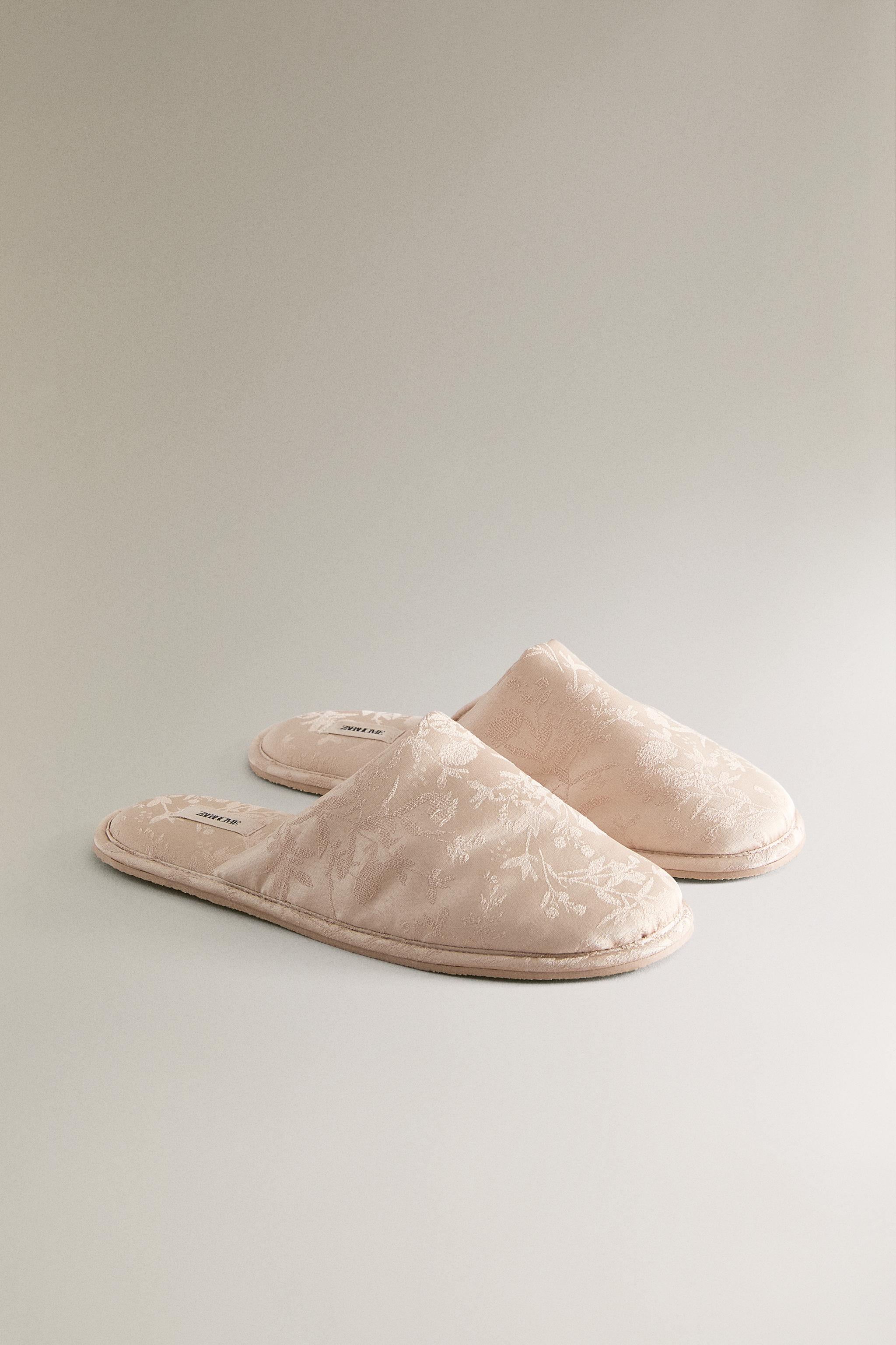 JACQUARD MULE SLIPPERS — Sandy Brown