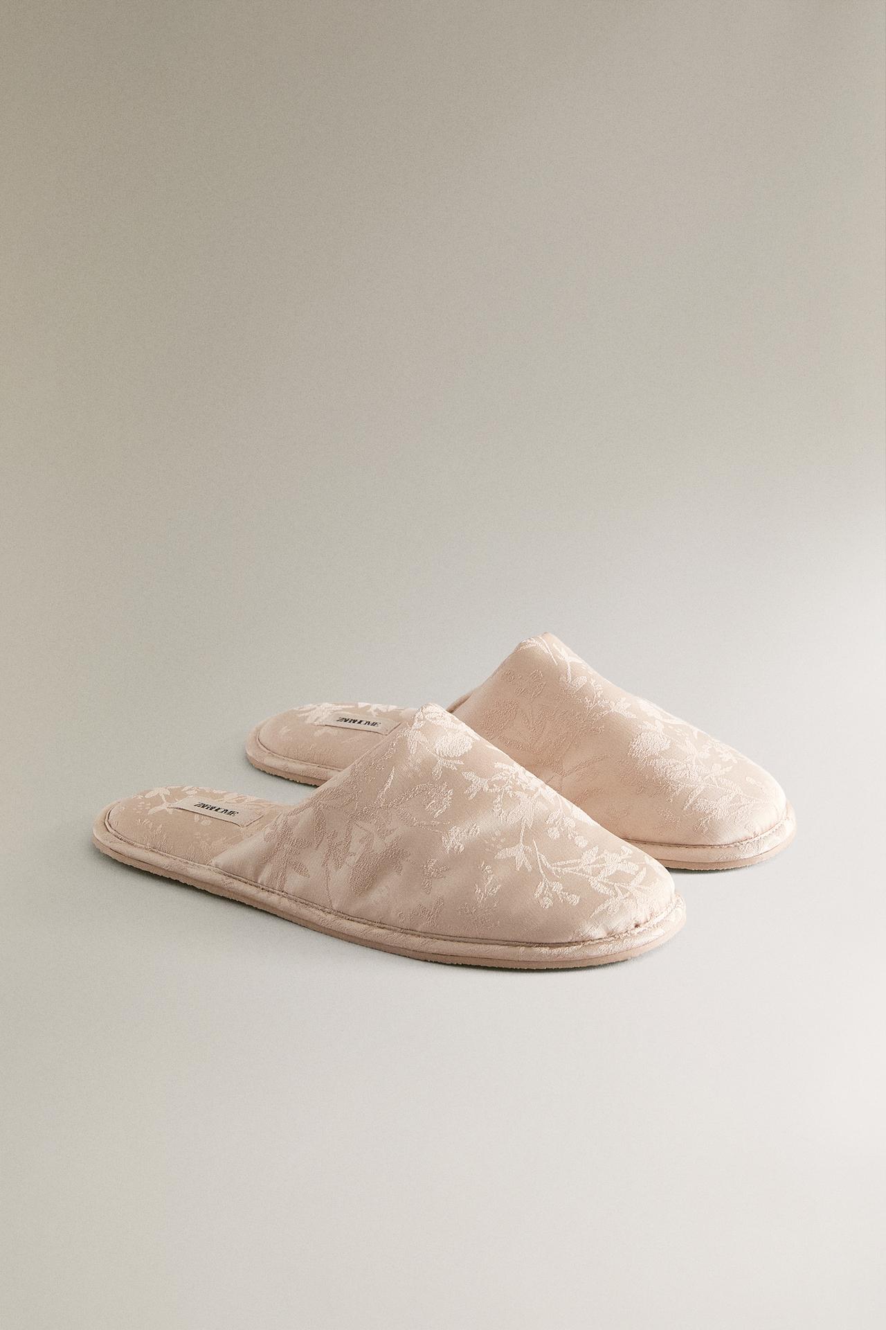 JACQUARD MULE SLIPPERS — Sandy Brown