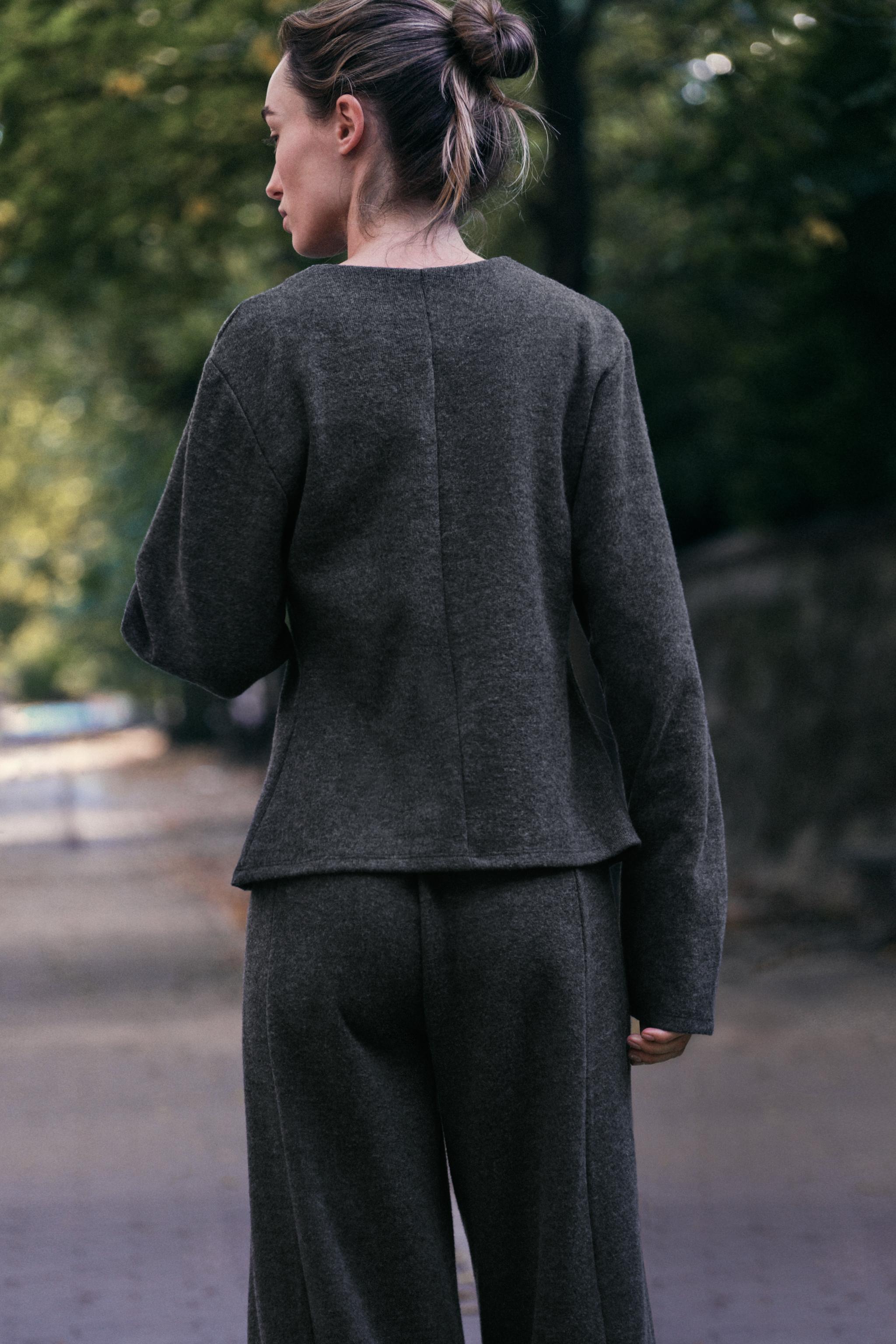 SOFT FITTED CARDIGAN