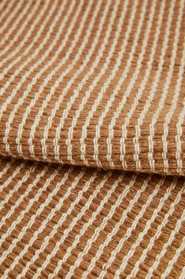 TAPETE YUTE RAYAS - Beige claro de Zara