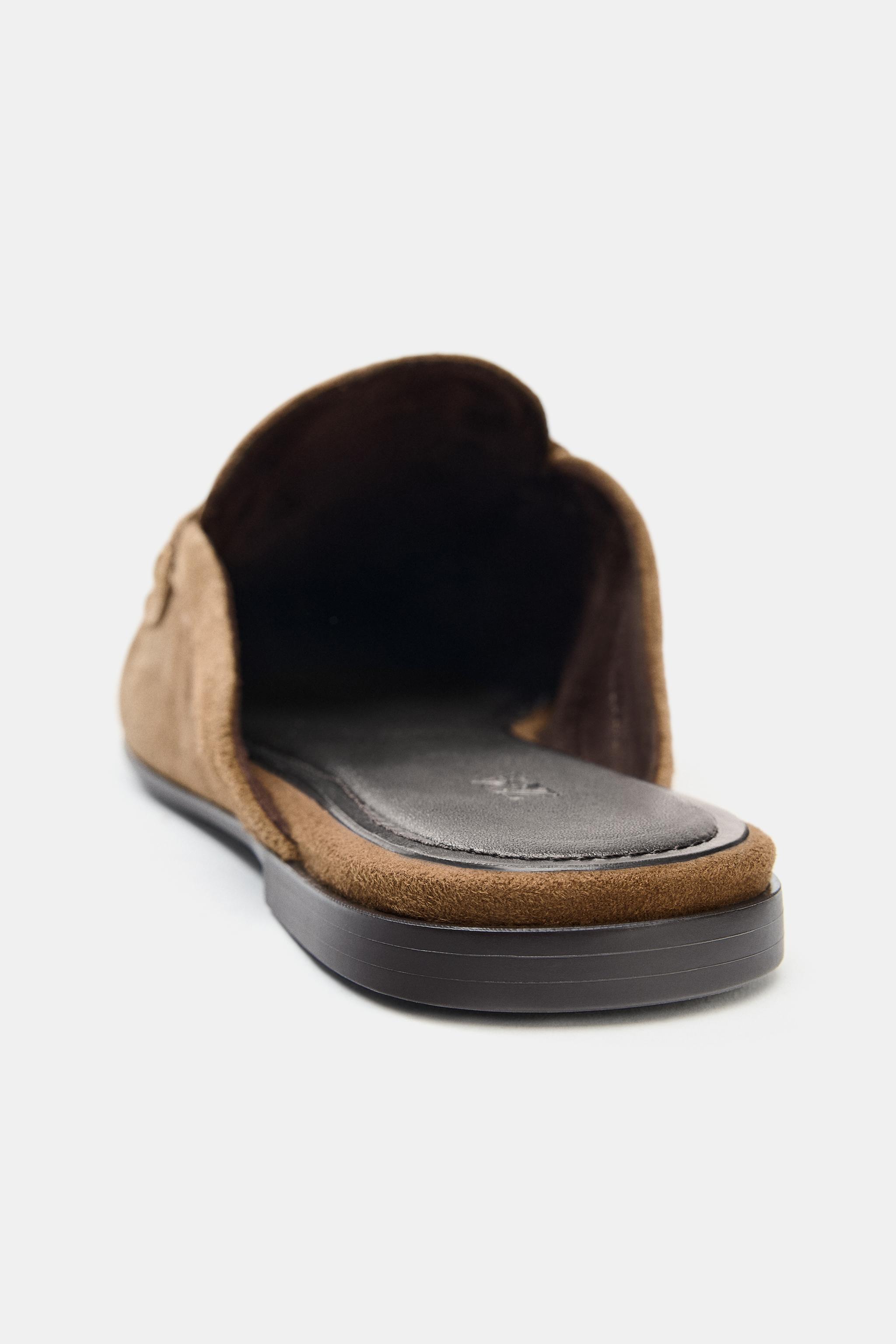 MOCASSINS OUVERTS À L'ARRIÈRE EN CROÛTE DE CUIR