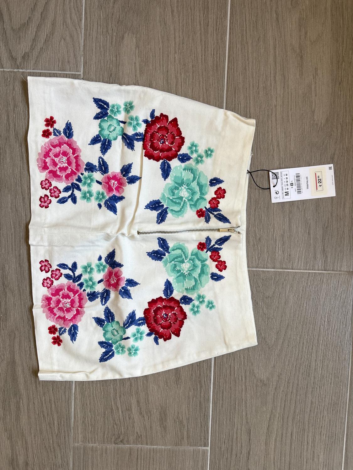 FLORAL PRINT SKIRT - Image 2