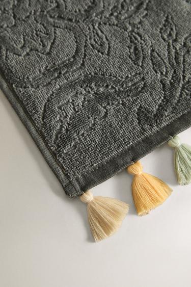 SERVIETTE DE BAIN POMPONS JACQUARD - Vert chiné de Zara - Image 2