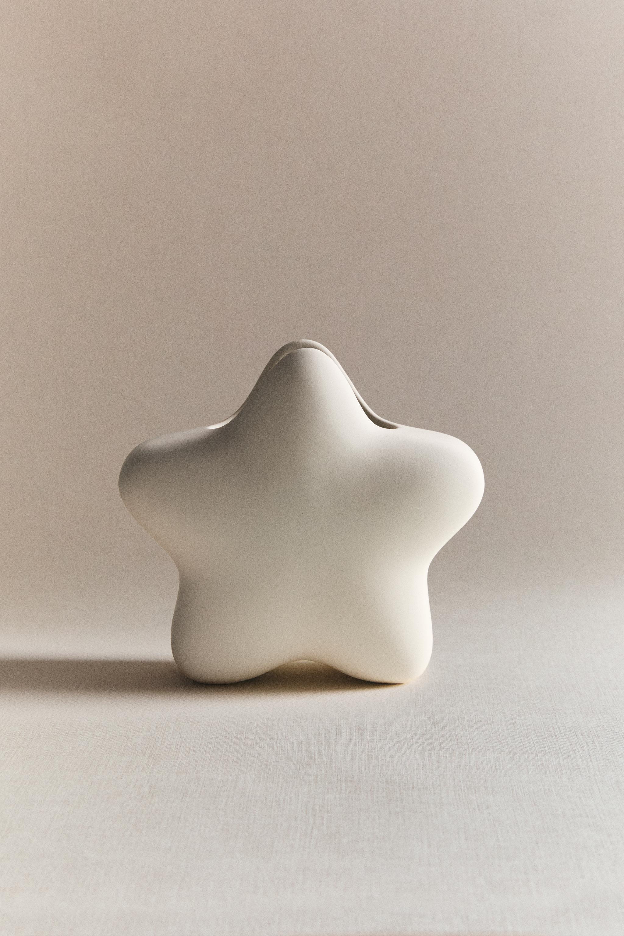 KIDS' STAR TOOTHBRUSH HOLDER — Cream