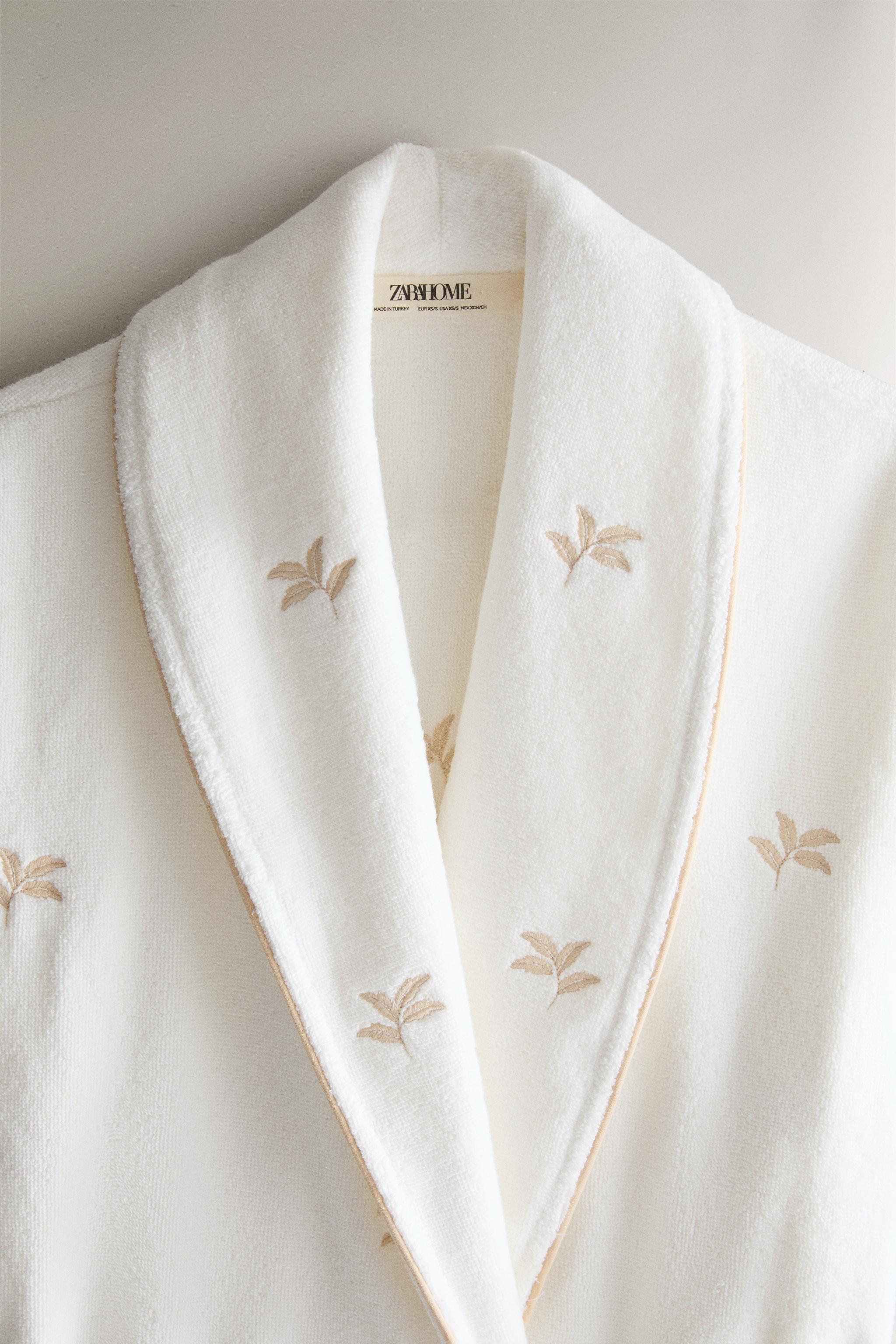 FLORAL COTTON DRESSING GOWN (380 GSM) — Ivory