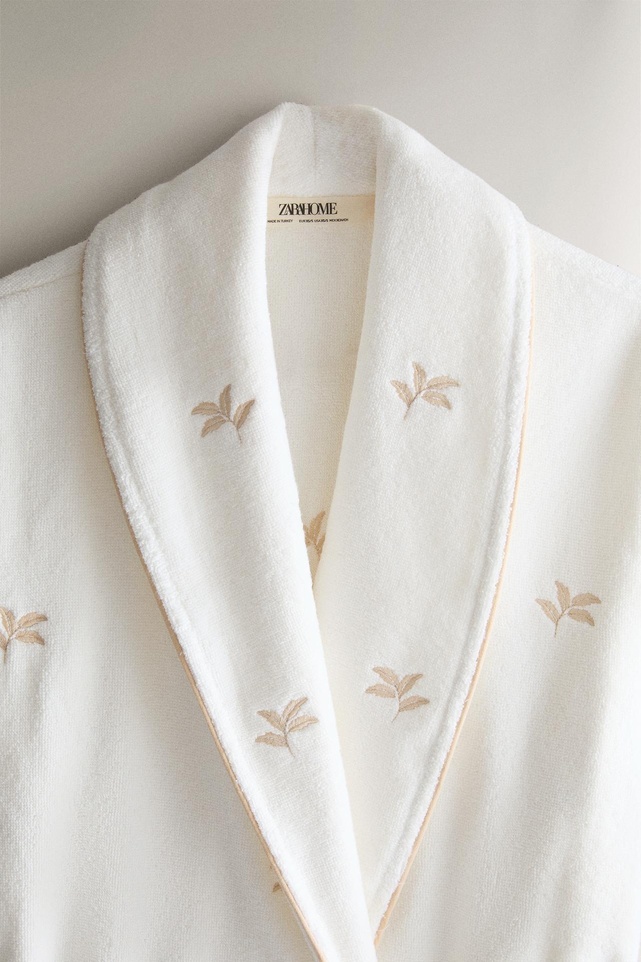 FLORAL COTTON DRESSING GOWN (380 GSM) — Ivory