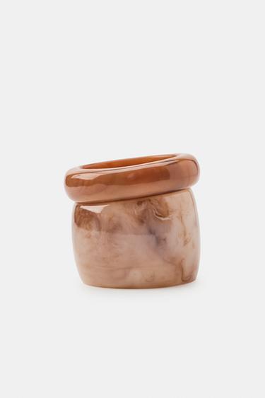PACK OF 2 RIGID RESIN BRACELETS - Brown by Zara