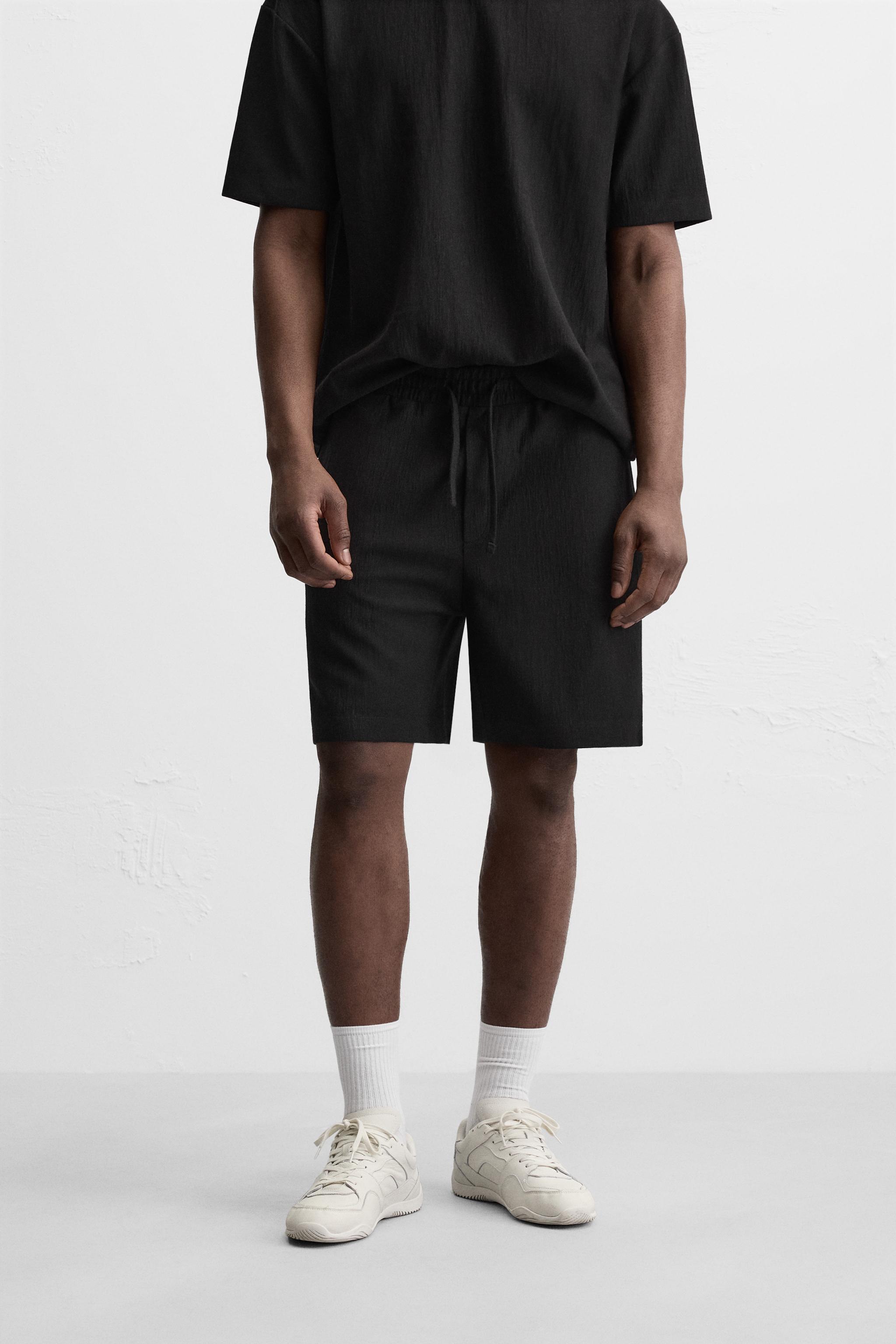 TEXTURED JOGGER SHORTS