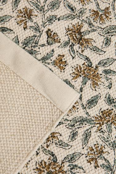 FLORAL BLOCK PRINT RUG - Light blue by Zara
