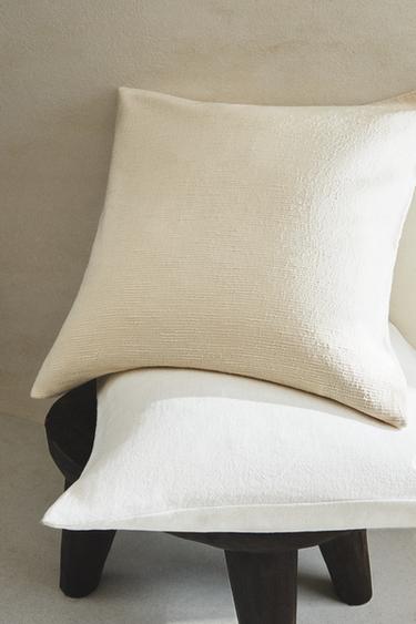 TEXTURED CUSHION COVER - Ecru by Zara