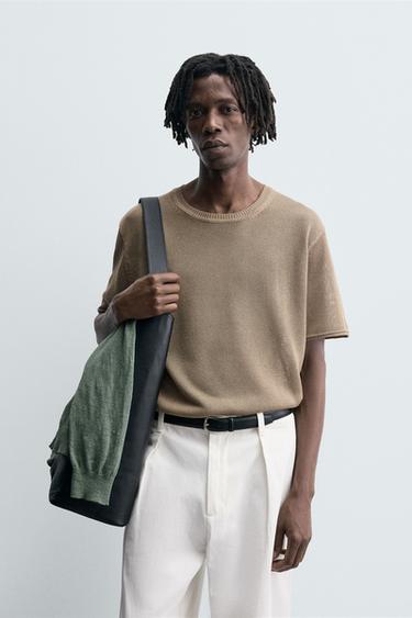 T-SHIRT EN MAILLE STRUCTURÉE - Marron de Zara