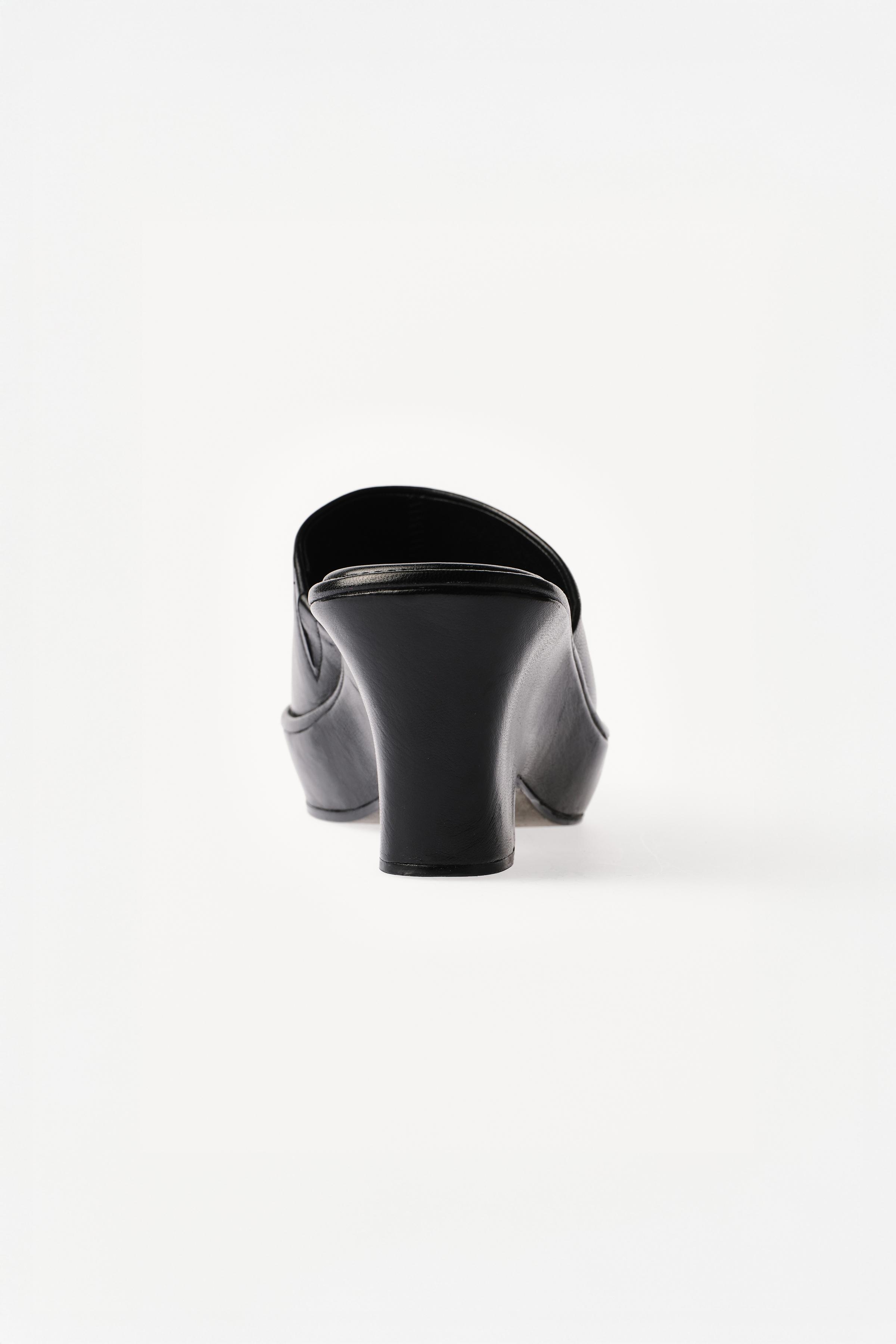 WILLY CHAVARRIA X ZARA LEATHER CLOGS