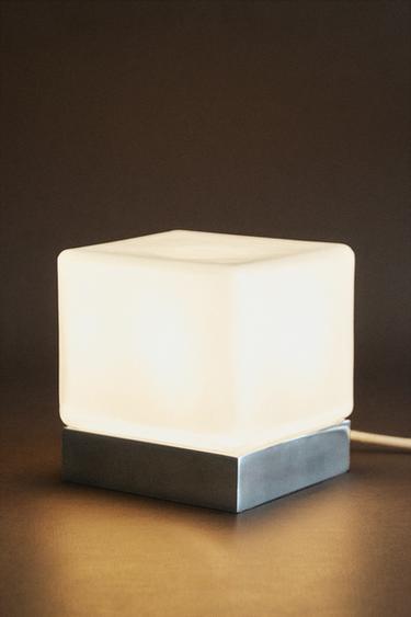 LÁMPARA MESA VIDRIO CUBO - Plata de Zara