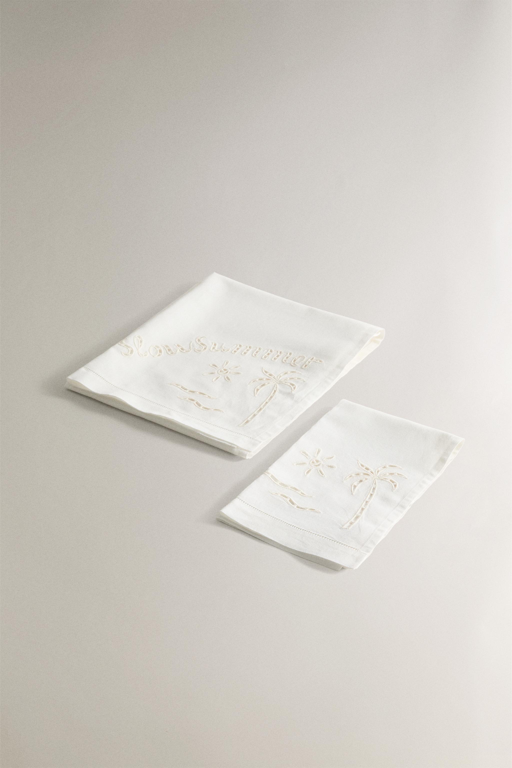 LOT SERVIETTES DE BAIN BRODÉES (LOT DE 2)