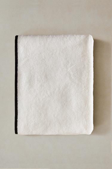 SERVIETTE DE BAIN BORDURE CONTRASTÉE - Blanc de Zara - Image 5