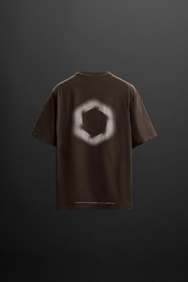 T-SHIRT MET GRAFISCHE RUNNING-PRINT - Bruin van Zara