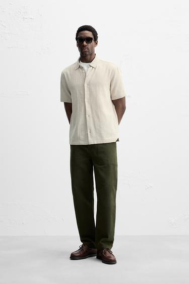 قميص REGULAR FIT هيكلي. - بيج فاتح by Zara