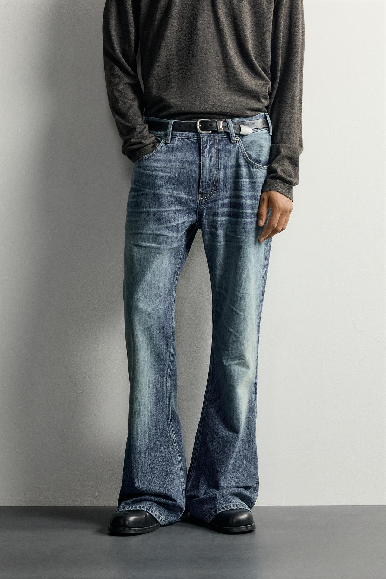 FLARE FIT JEANS — Mid-blue
