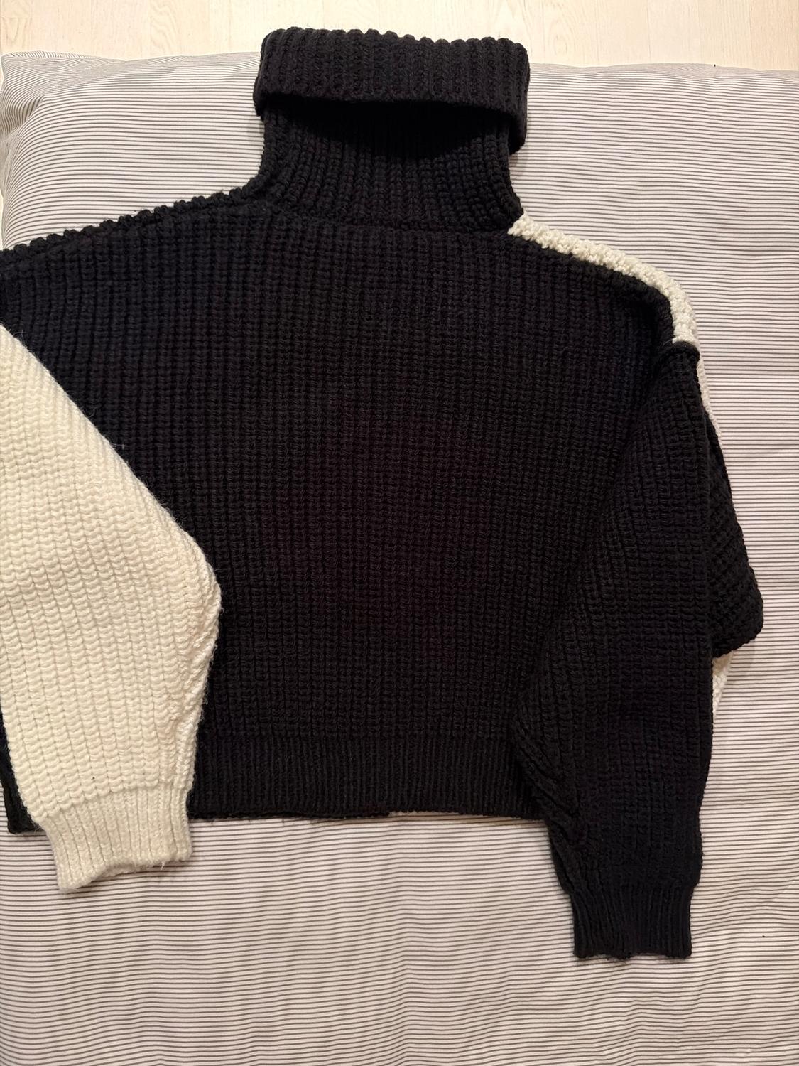 COLOUR BLOCK KNIT SWEATER - Image 2