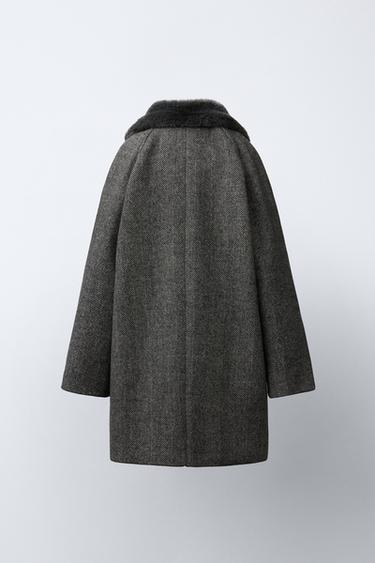 MANTEAU À CHEVRONS AVEC COL EFFET FOURRURE - Noir / Écru de Zara - Image 3