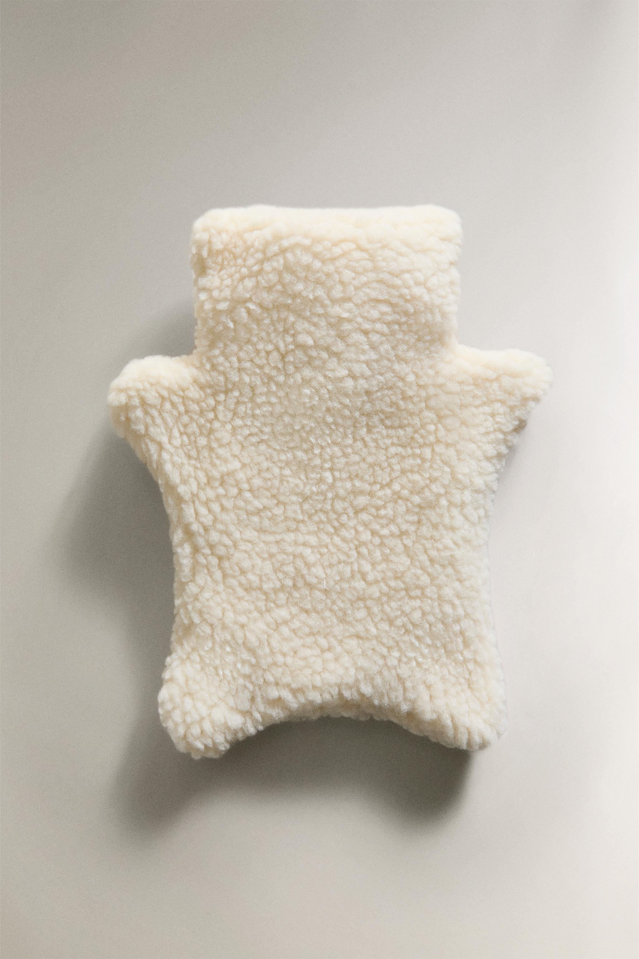 BEAR HOT WATER BOTTLE - Oyster-white | ZARA United States