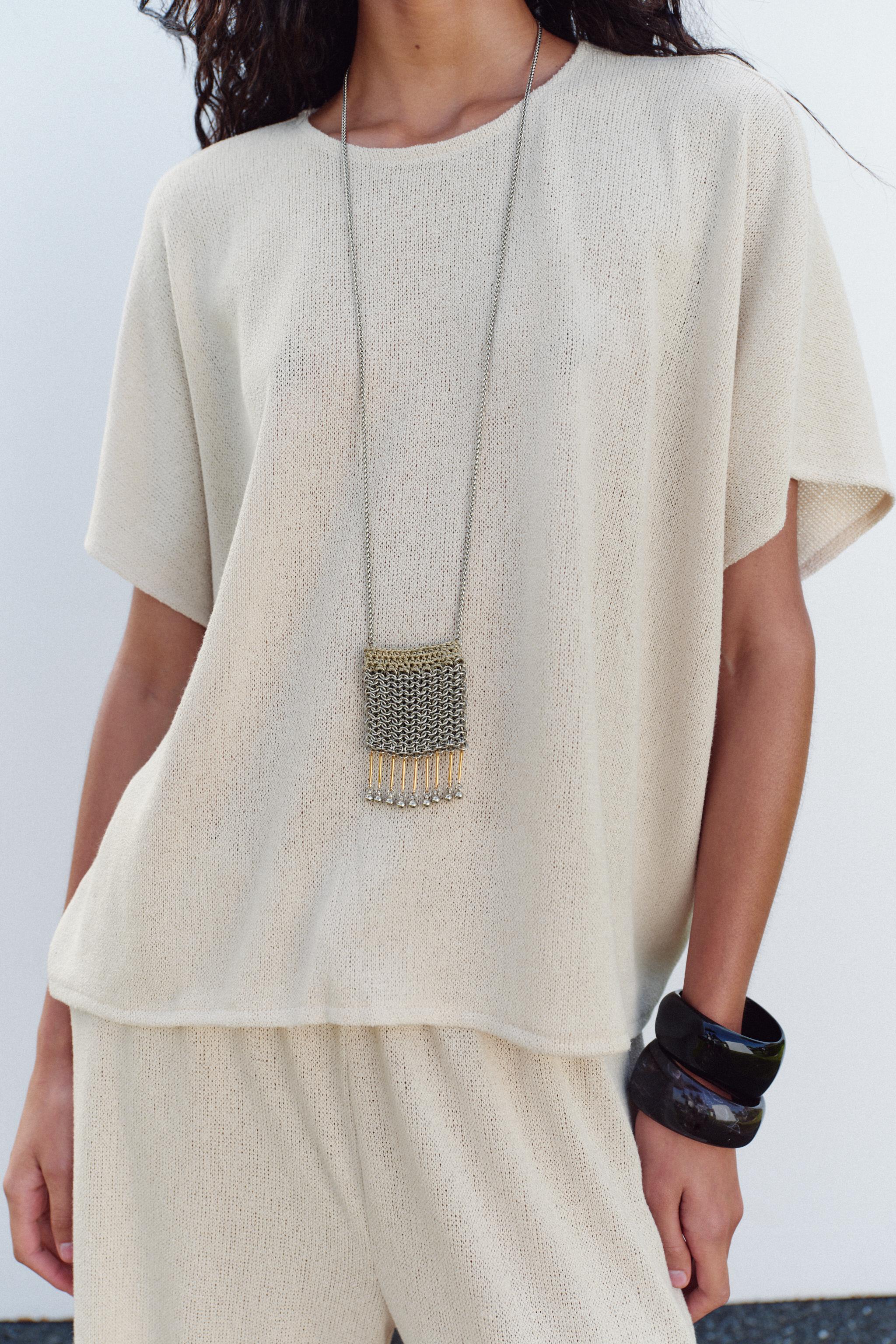 【ZARA】ラスティックレイヤーTシャツ 1058/161/670 RUSTIC LAYER T-SHIRT - Light beige | ZARA United States