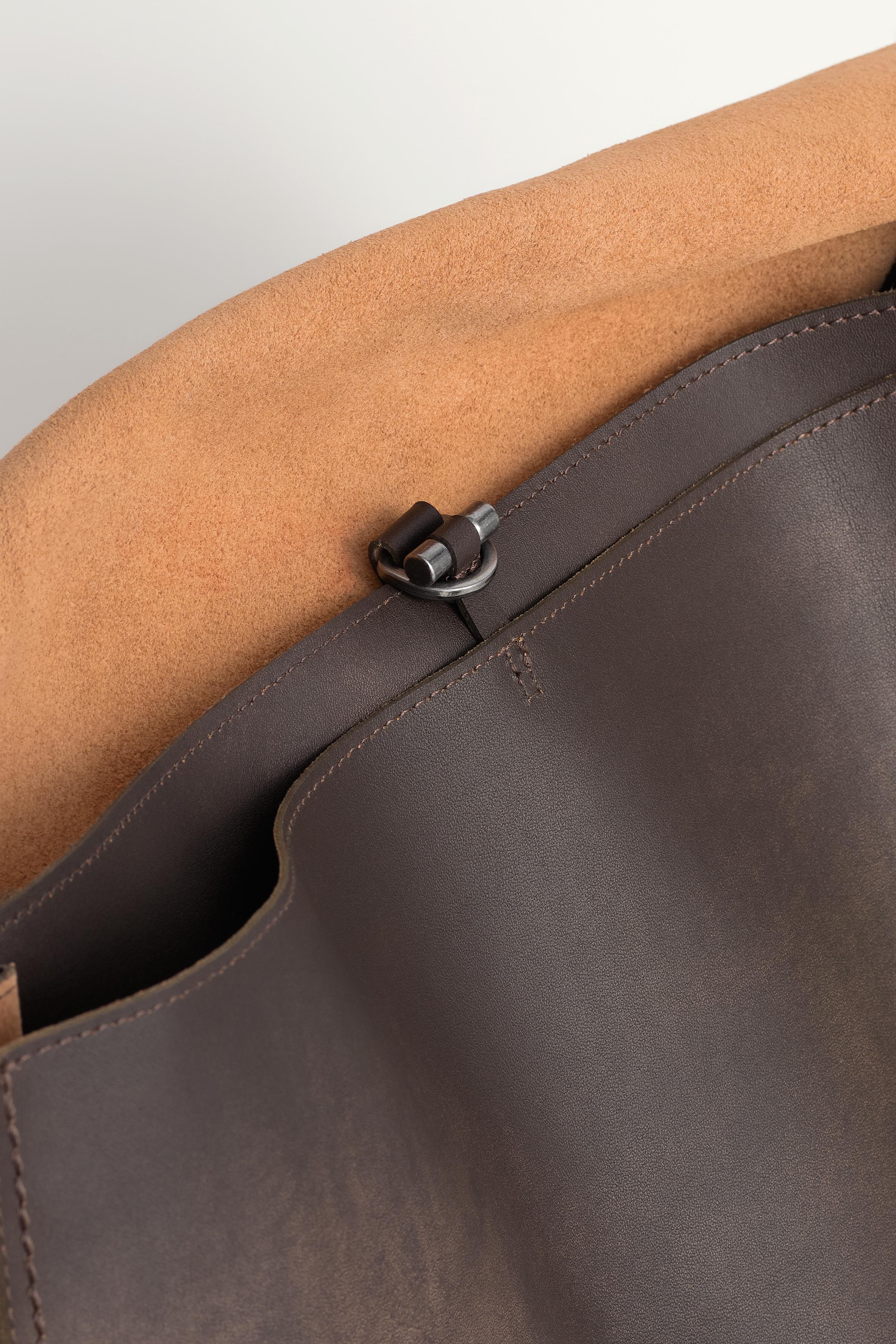 SAC BANDOULIÈRE EN CUIR À CLOUS