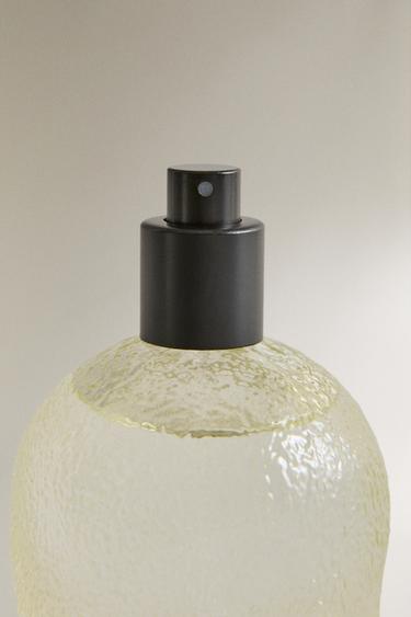 (190 ML) VETIVER MELON FABRIC FRESHENER - Dark bottle green by Zara - Image 2
