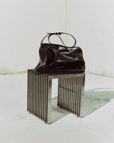 КОЖАНАЯ СУМКА XL — КОРИЧНЕВЫЙ от Zara