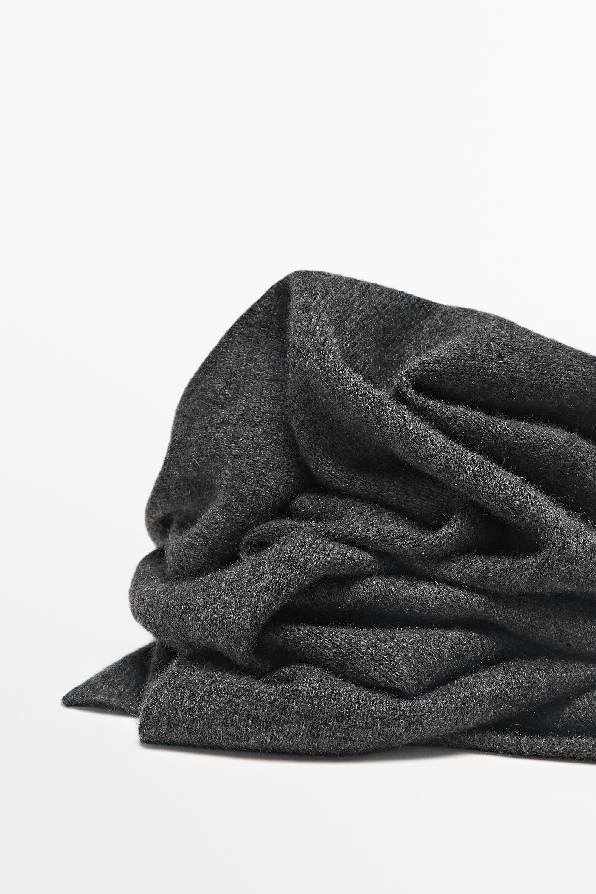 100% cashmere fine-knit scarf