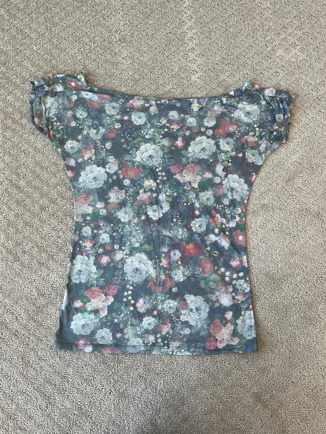 FLORAL SHORT SLEEVE T SHIRT WIDE NECKLINE WATERCOLOR SIZE MEDIUM VGUC - Image 4