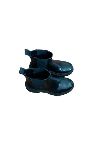 CHELSEA BOOTS