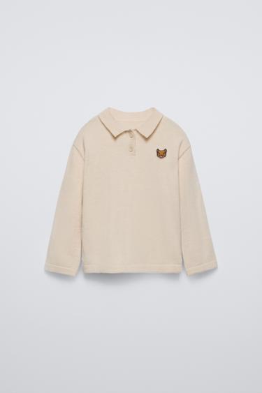 СВИТЕР ПОЛО С АНИМАЛИСТИЧЕСКОЙ НАШИВКОЙ — СВЕТЛО-БЕЖЕВЫЙ от Zara — изображение 0