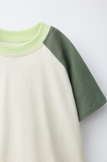ENSEMBLE T-SHIRT COLORBLOCK ET BERMUDA ONDULÉ - Vert de Zara - Image 3
