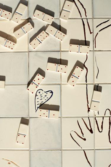 PAINTED CERAMIC DOMINO SET - Pinks by Zara