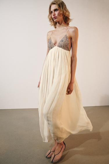 zara white backless dress SOLD ZARA white backless dress Size: M & XS Price: 1300