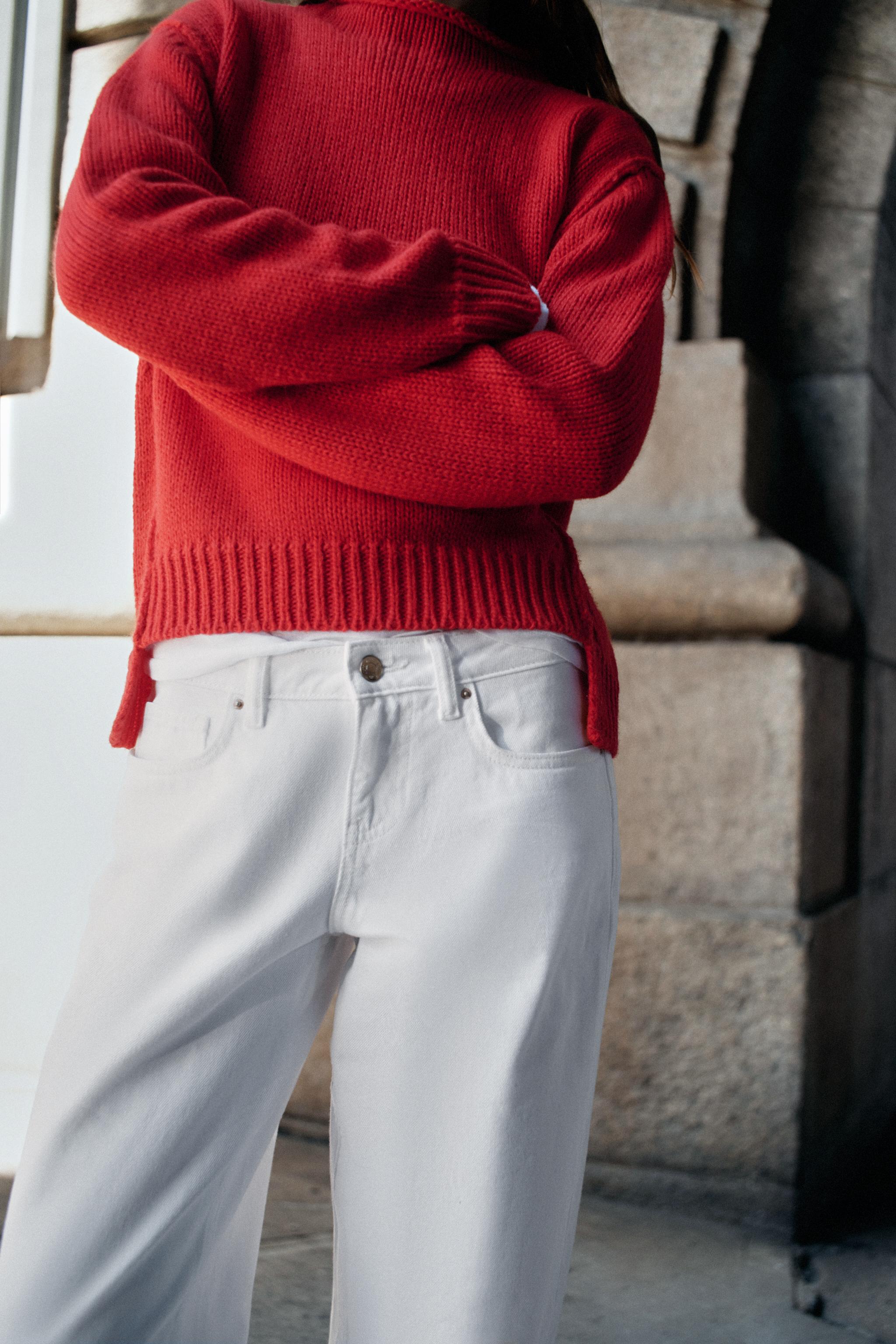 PULL EN MAILLE À COL CHEMINÉE