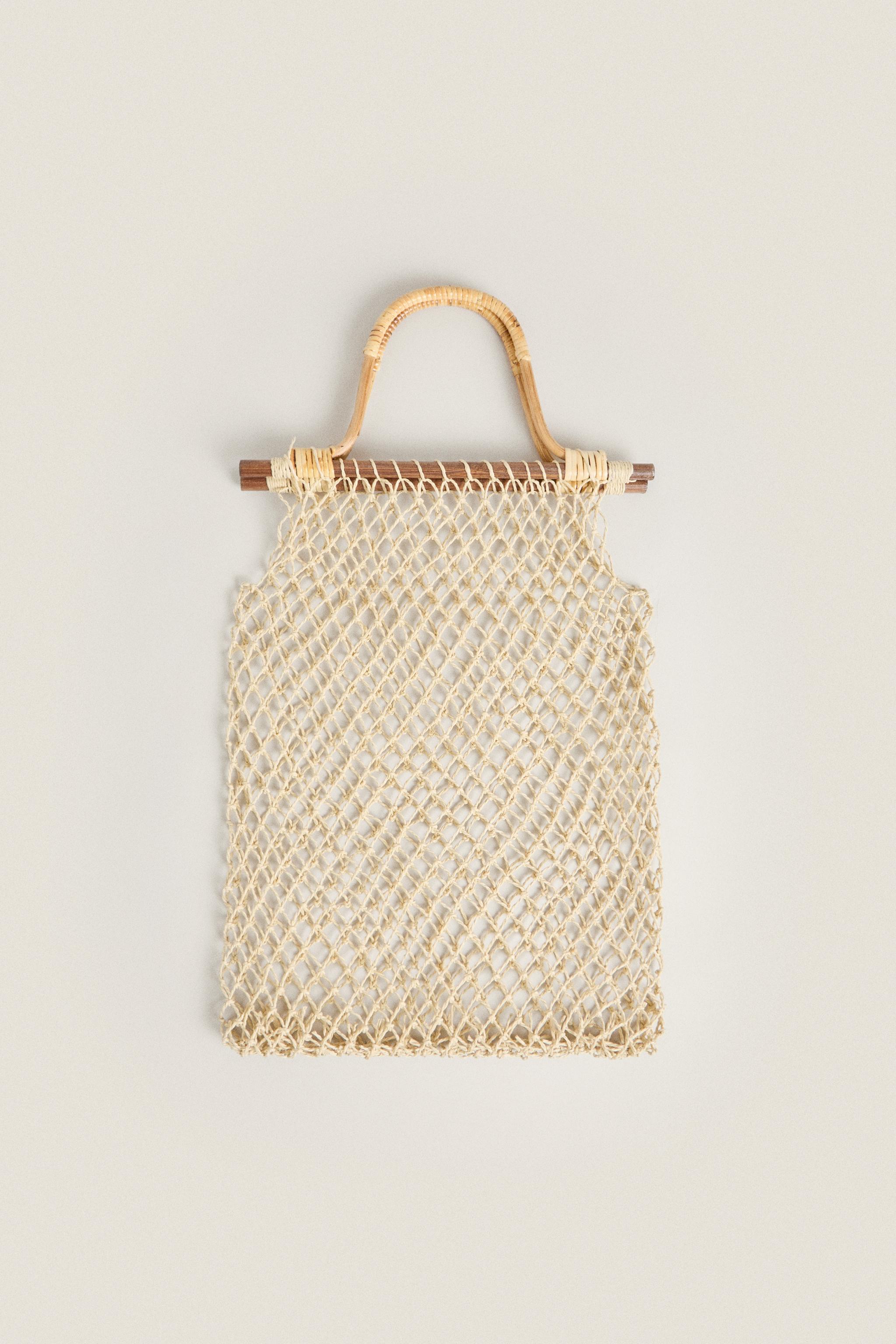 Netted store beach bag