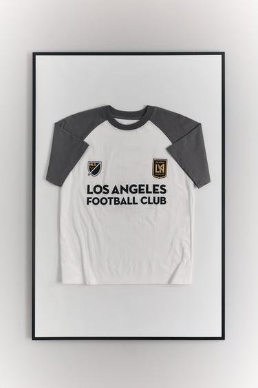 تيشرت بأكمام رنغلان لوس أنجلوس سي إف إم إل إس - خَام الخاص بـ Zara