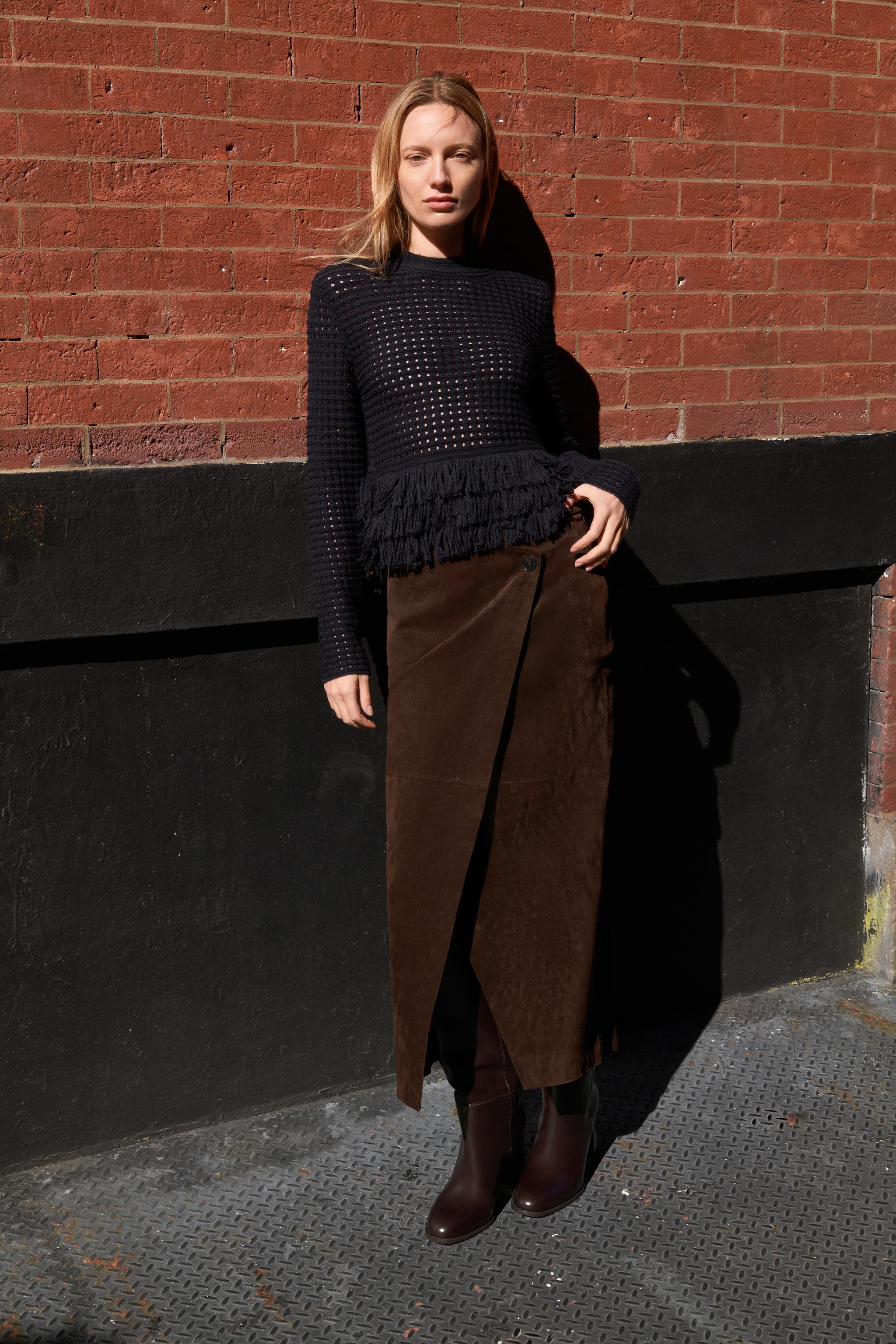 PULL EN MAILLE QUADRILLÉE À FRANGES