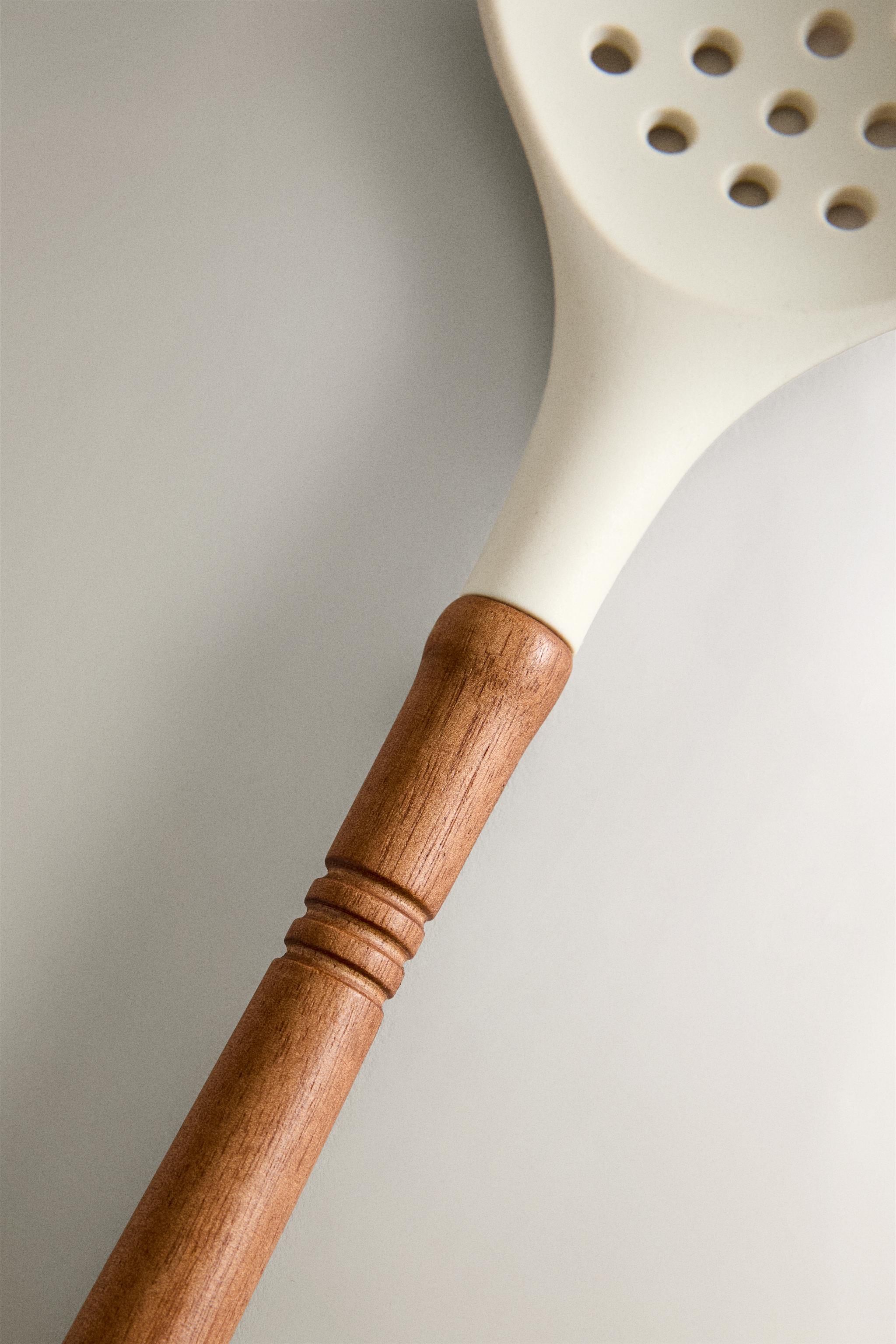 SILICONE AND WOOD SKIMMER - Cream | ZARA United States