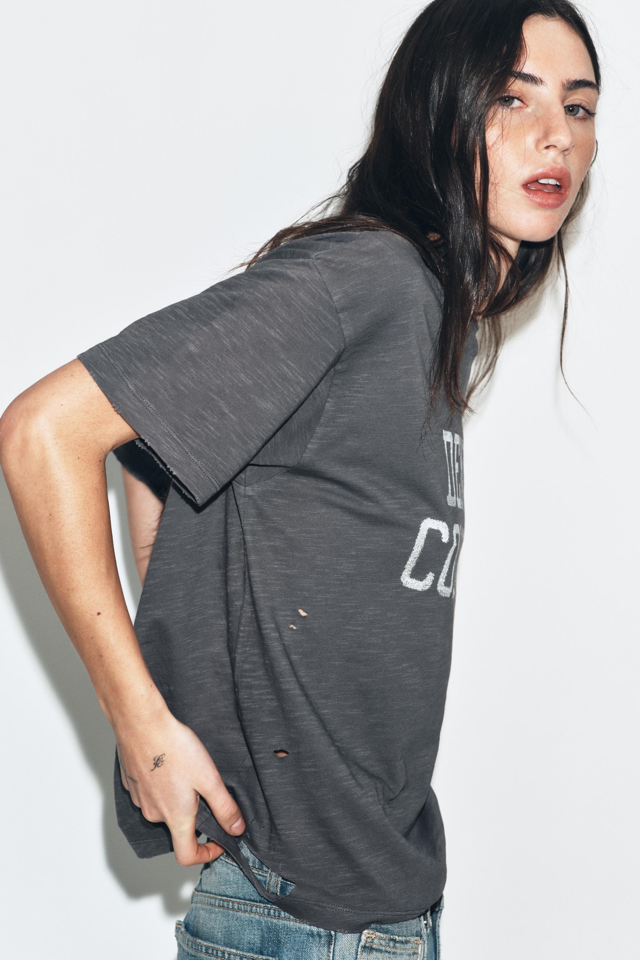 YIRTMAÇLI YAZILI OVERSIZE T-SHIRT - Görsel 4