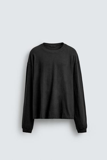ФУТБОЛКА С ЭФФЕКТОМ ПОТЕРТОСТИ ИЗ РЕЛЬЕФНОЙ ТКАНИ — ЧЕРНЫЙ от Zara