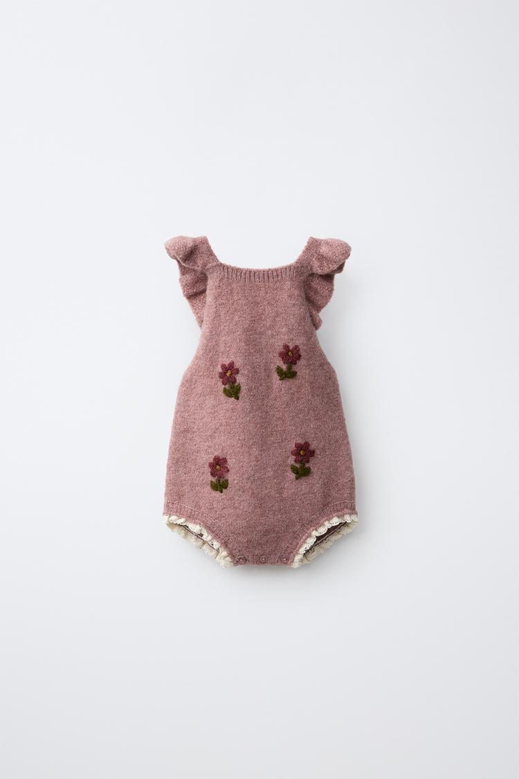 Pelele punto flores bordadas