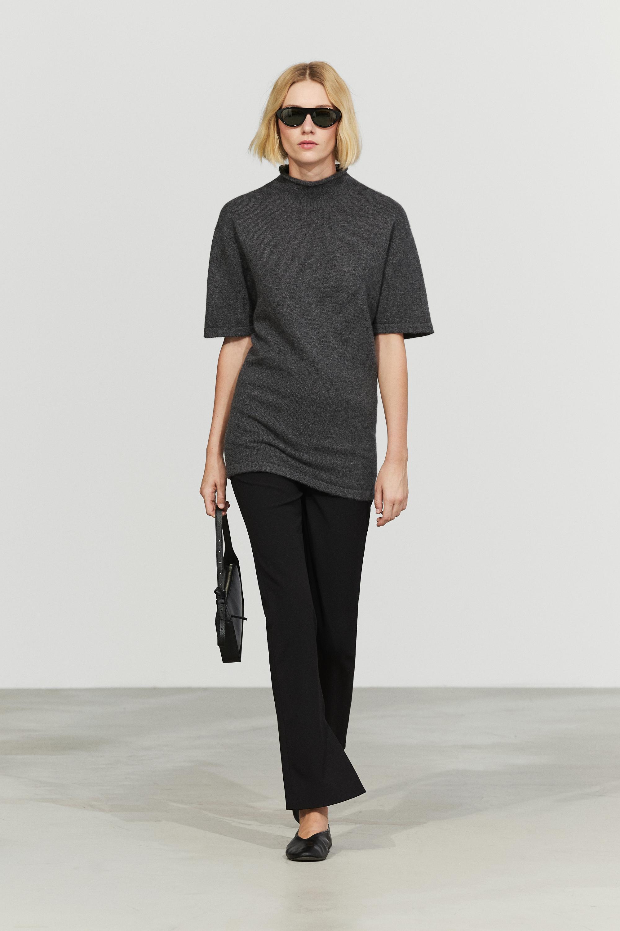 100% cashmere knit short sleeve sweater