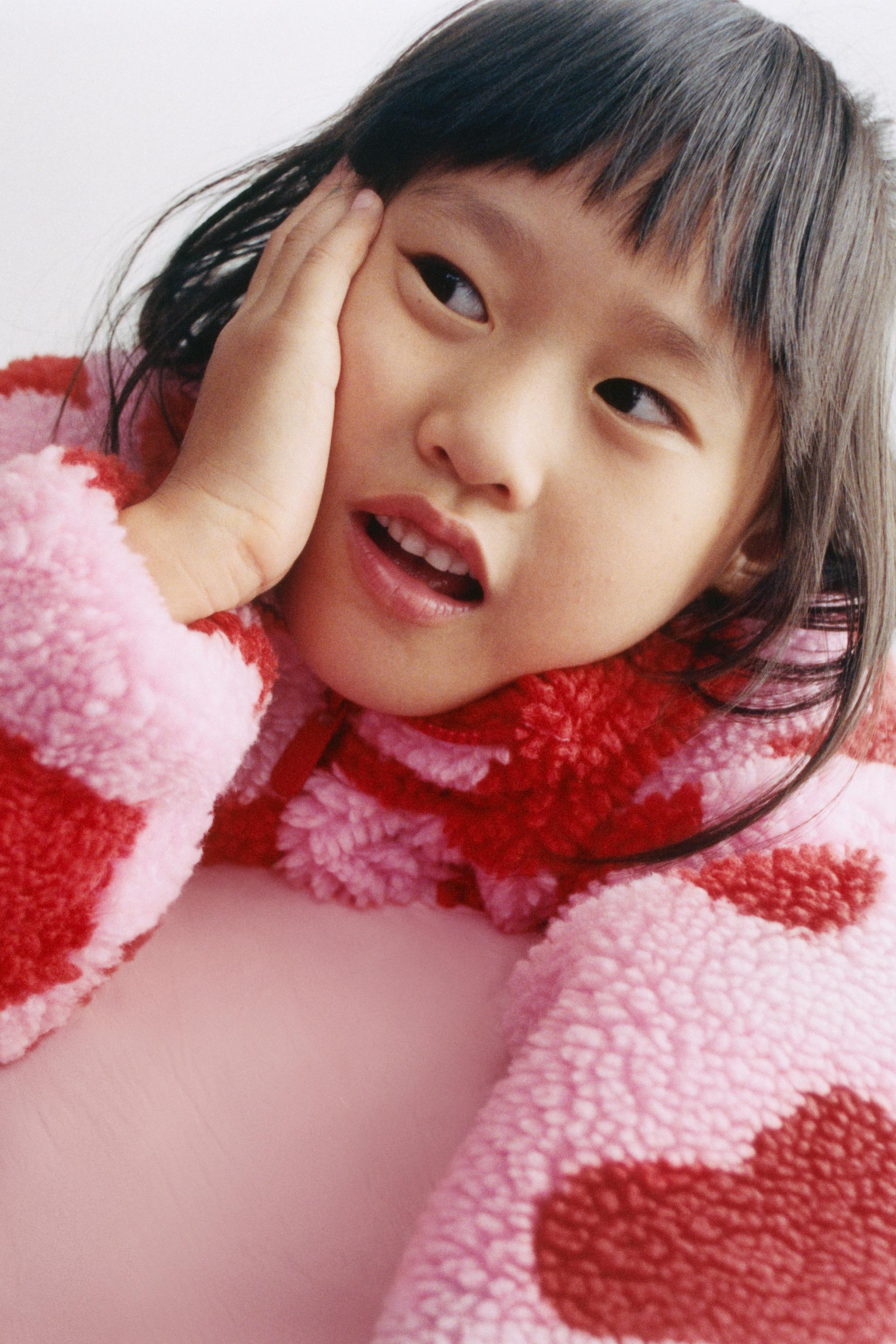 HEART PRINT FAUX SHEARLING JACKET — Pink