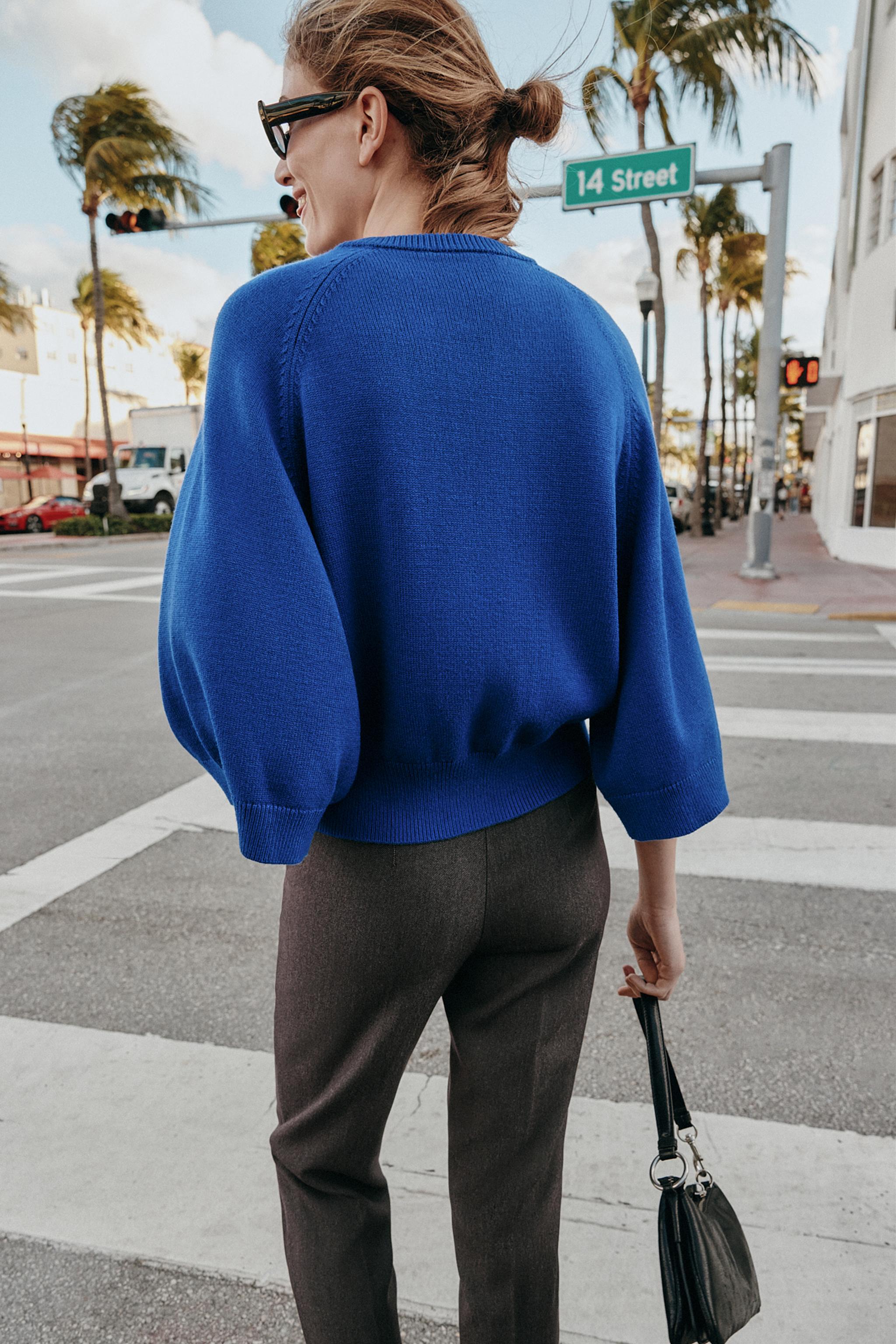 PULL EN MAILLE À MANCHES LARGES
