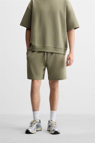 INTERLOCK TEXTURED BERMUDA SHORTS - Mid-green by Zara